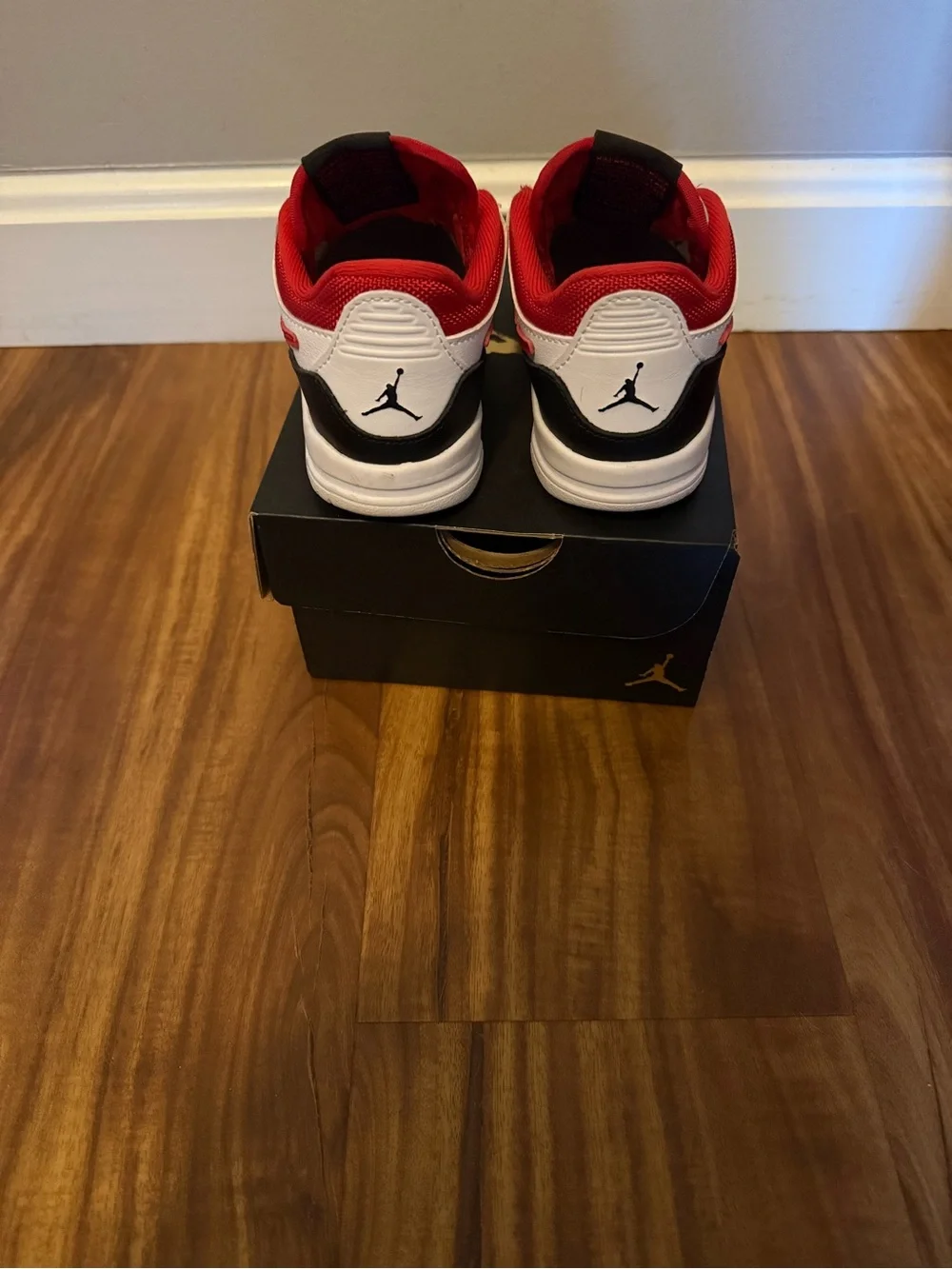 Nike Kids White Black Red Low-Top Sneakers